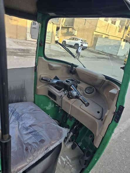 للبيع تكتك موديل ٢١ شهر ١١يوم ٦ رقم وسنويه انكليزي تحويل ثاني يوم مكفوله من ضربه وصبغ تخم تاير جديد السعر ٧٨٠٠ وبيه مجال الشراي يتصل ***********/***********مكاني شهداء البياع
