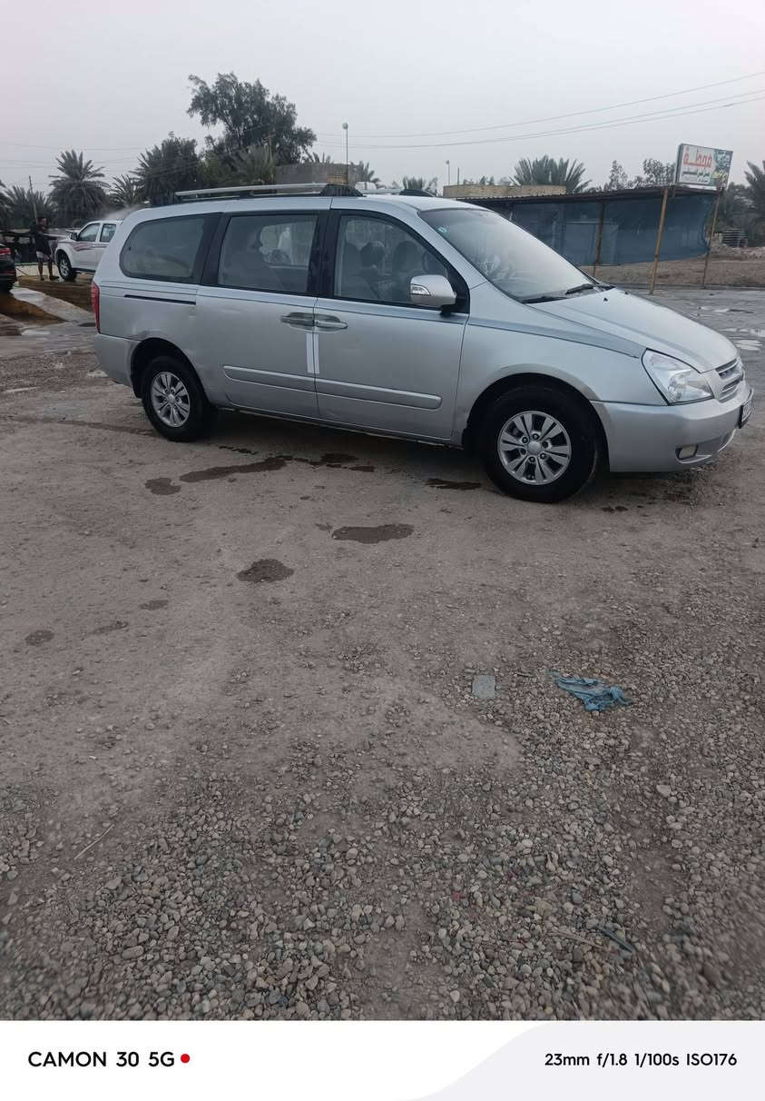 سيدونه للبيع بيهه طخه بجاملغ الامامي والباب جهد العبري ومكينتهه بيهه رواجز  دواخل الاسياره لون رصاصي  للاستفسار اتصل على الرقم ***********  مكلف بنشر وغير متواجد على الفيس بوك
