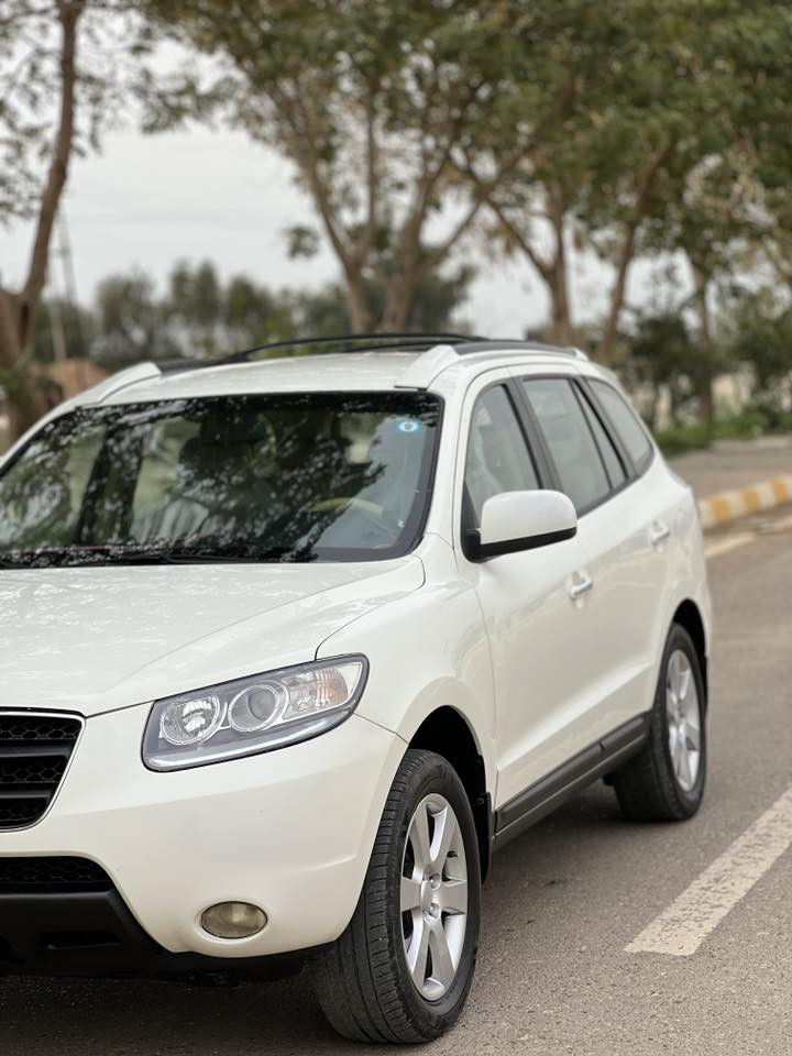 السلام عليكم

للبيع سنتافي 2009 

محرك 6 خليجي 

رقم بغداد الماني 
السياره بيه شبر صبغ والباقي كفاله عامه 
محرك كير مكفوله تخم تير صدر تبريد 
مكان السيآره صلاح آلدين بلد   
الاتصال 
***********
***********
