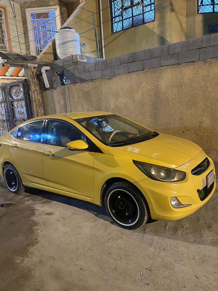 سلام عليكم اكسنت موديل 2013 بيه جاملغ وبعيد والباقي كفاله لونه الأصلي رصاصي خليجي السياره كلش حلوه ومرتبه احلى من الصور مكينه 1600 كير حداده تبريد تخم تاير كهربائيات كله جاهز تحويل ثاني يوم مكاني بصره سعر 75 مستعجل عله بيعته رقم الهاتف ***********
