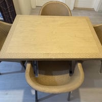 بلاستيك • ٤ كراسي • بدون شقوق وخدوش