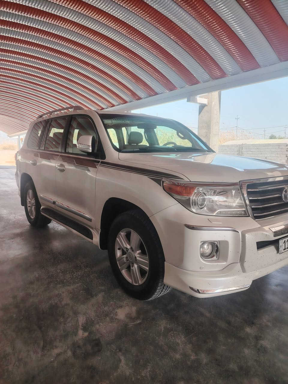 لاندكروزر موديل ١٤ ماشية ١٤٩ الف ساز رقم ميز سياره جديده رقم بغداد ***********
