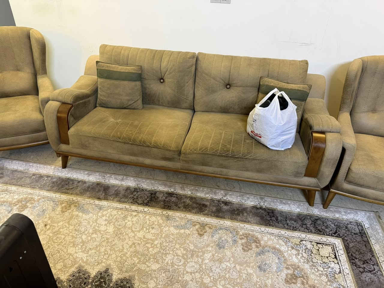 تخم قنفات تركي بيجي نظيف جدا مستعمل قليل مع طبلات ٣ متداخلة الصور واضحة كلش سعره ب ٧٥٠ الف اليعجبه يدخل خاص وشكرا


**إذا كنت صاحب هذا الإعلان وتريد حذفه لأي سبب، رجاءا أرسل رسالة إلى الدعم الفني**