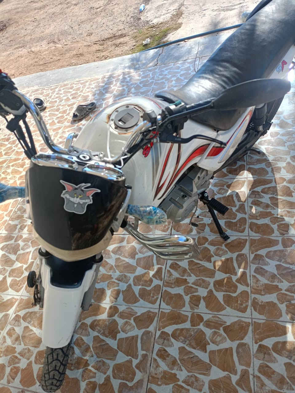 السلام عليكم دراجه سنكي نضيفه دراجه كامله نكره سلف كهربائيات شغاله محرك جديد لاتنقيص ولا تبخير أوراق كامله السعر 650 وبي مجال الاستفسار ***********
