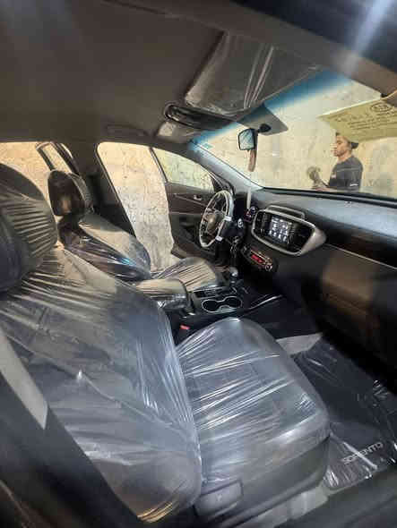 السلام عليكم 
بيع كية سورينتو 
المديل : 2019
الوارد : امركي 
حجم المحرك : 6 سلندر
المقاعد : 7 راكب 
اللون : رصاصي غير محدد
الضرر : تعديل بارد في الباب الخلفي كما موضح في الصور 
رقم اللوحة : بغداد خصوصي 
للاستفسار : مراسلة الصفحة او الاتصال بالرقم ***********
