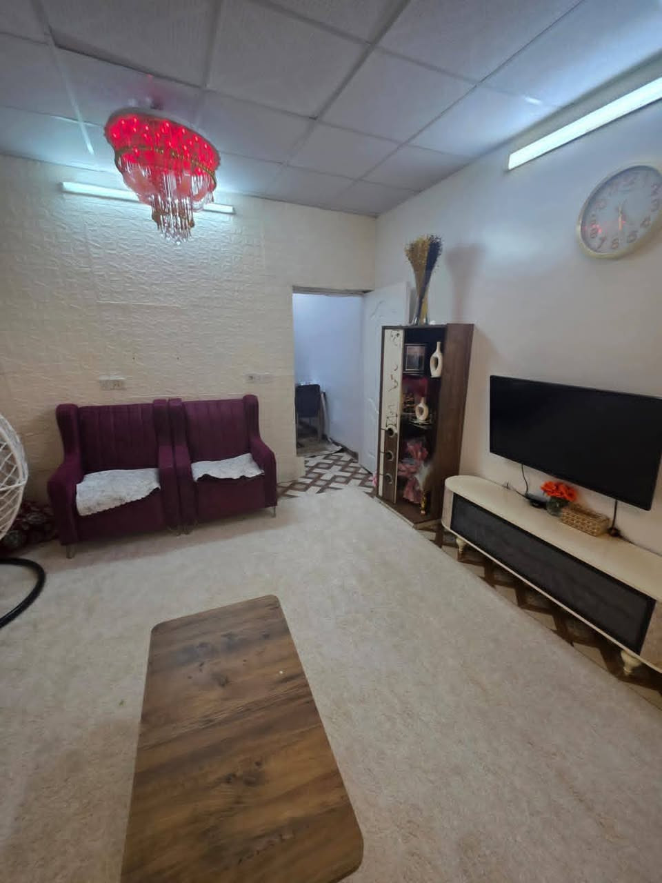 دار للبيع عن طريق مصرف العقاري لمن لدية استمارة
مساحته /100م طابقين منعزل 
موقع /حي النداء 
شارع /20م 
السعر/110مليون 
للاستفسار /***********
