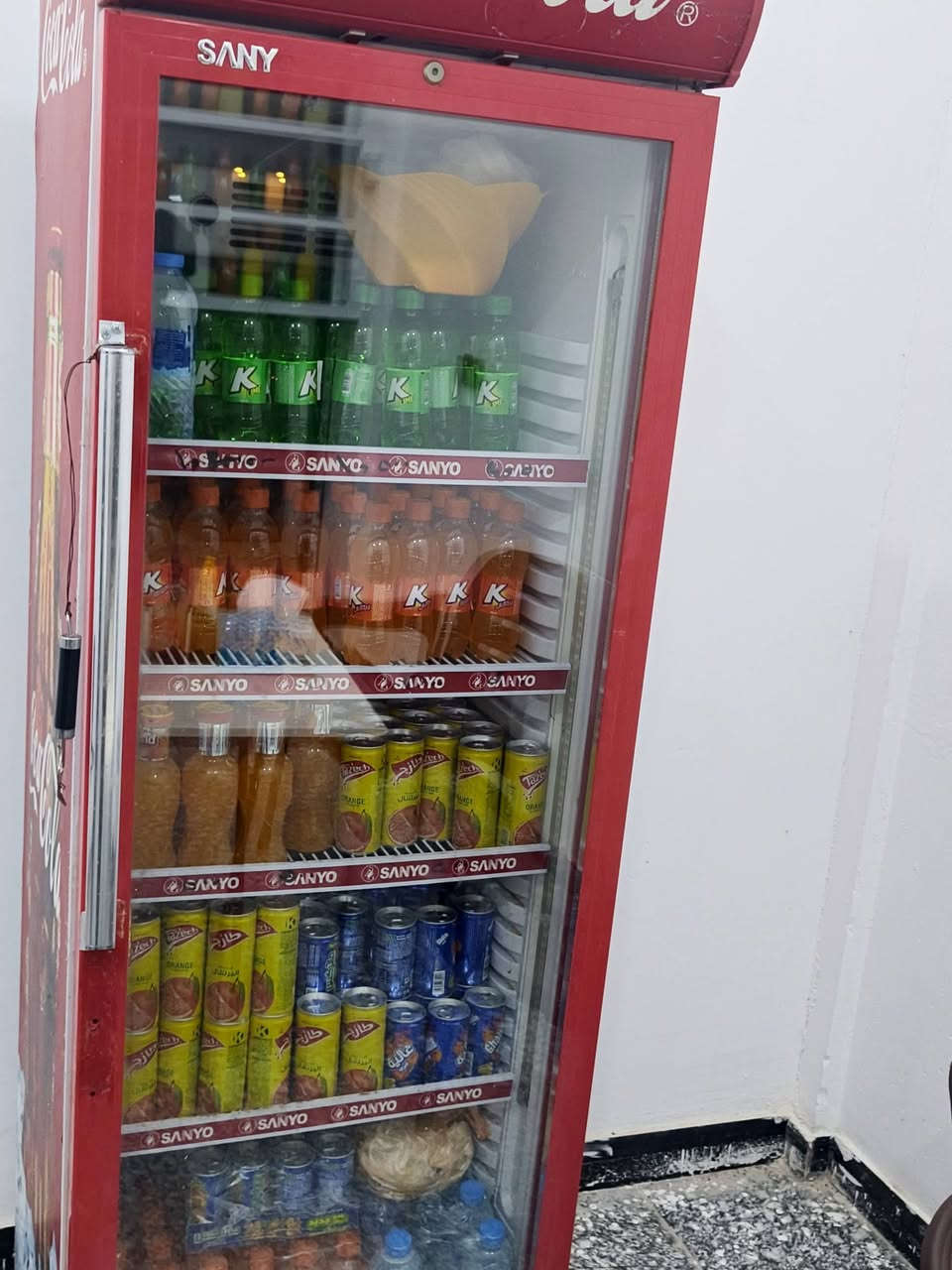 محل فلافل للبيع سبب عدم تفرغ ايجار المحل ٢٠٠ الف محل بي خير من الله بس محد كاضه عدل فوك المحل كوفي كباله ملعب خماسي ومحلات هواي بصفه وكباله سعر المحل قفل قفل 1800 مليون وثمنميه جاهز وكامل بس تعال وشتغل رقم الهاتف *********** العنوان البصره قضاء ابي الخصيب شارع حي العسكري
