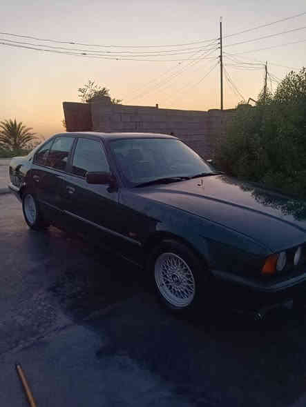 السلام عليكم مرخصة مدير الكروب للبيع بيئم540iV8 نضيفه وحلوه يحتاج له شويه ترتيب كير مكينه شرط شلعه فول موديل 1995 مكانه بغداد نهروان ورقم راعيه هاذ مكلفة بل نشر سعر يم راعيه ***********
