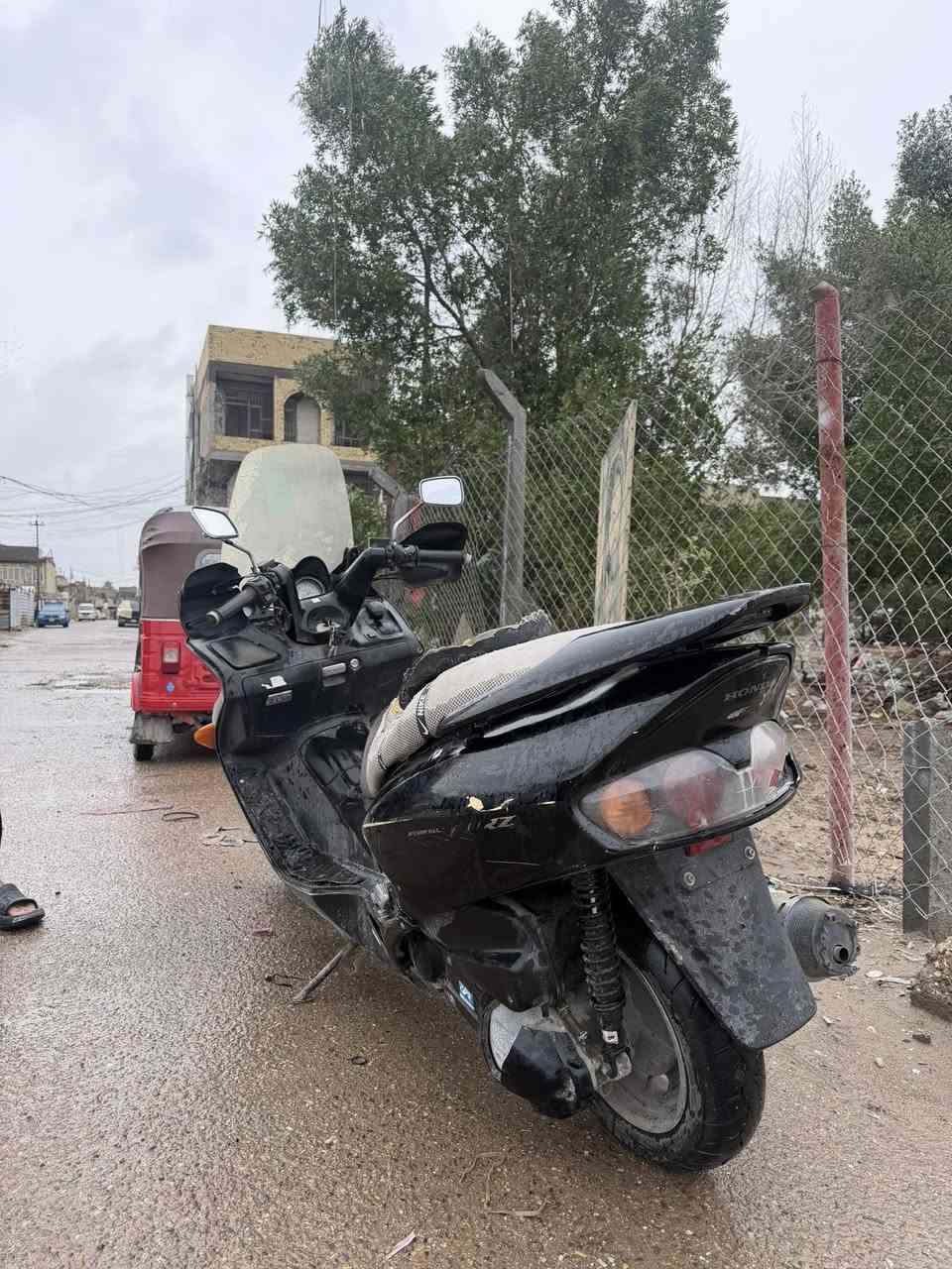 من رخصت الدمن مكلف بل نشر دراجه فورزه صفر 6  دراجه نضيفه ومرتبه ومابيها اي نقص (ماعده كشن ) درجه كلشي شغال بيها نكره لايت بومه ٤ ألوان ماعده لايته لبلادي سعره (450)وبيها مجال حك جيتك الرقم (***********)
