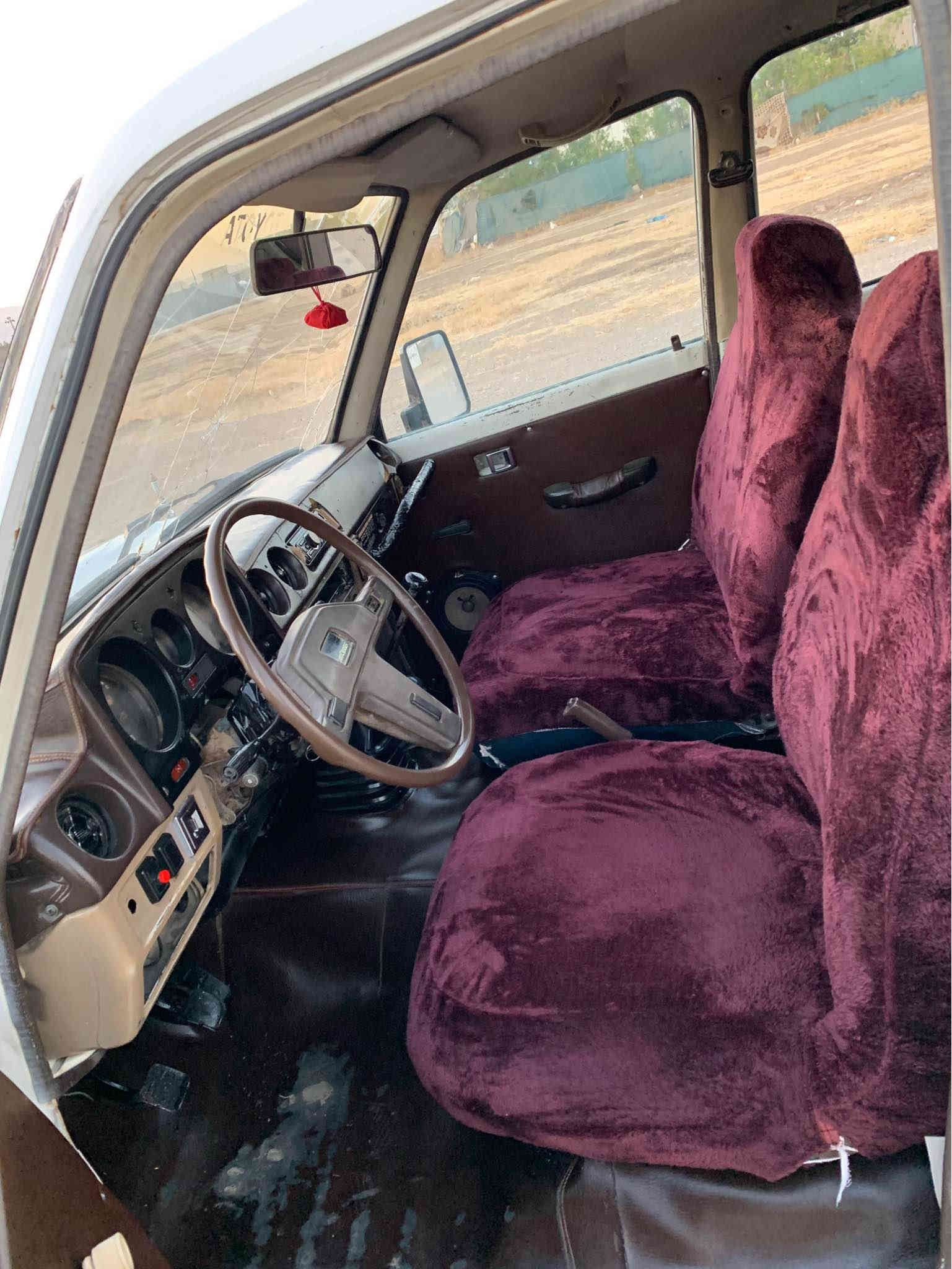 تویتالانسکرۆزەرمۆدیل86 مەکینە 2ئیڤ 5گیر پیشدیسک جکنیت مەکینەوگیروئەکسل بەشەرتی فیتەر دەبڵ ئەکسل قورسوسوکی  ئیشدەکات دەعموووەرکەڕاوینیە دەعامی بۆدەعامی بەشەرت  کارەبای زۆرمەزبوتە  تەقەورەقەی بەشەرت سعری 17گەڵا مەجال  سەیارەکە علوجەومالی مەدەنی بەشەرت ژم*********** ***********شوین پیرەمەگرون السليمانية
