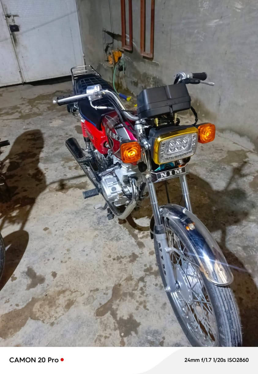 نامة امتياز اوراق كاملة مصارلي شهر من نزلتهة دراجة جديدة خير من الله مكينة خرسة الدراجة برغي نقص مابيهة تجي وتشوف بعينك شرط احلة من الصورة دراجة جديدة للاستفسار الاتصال على ***********
موديل 26
