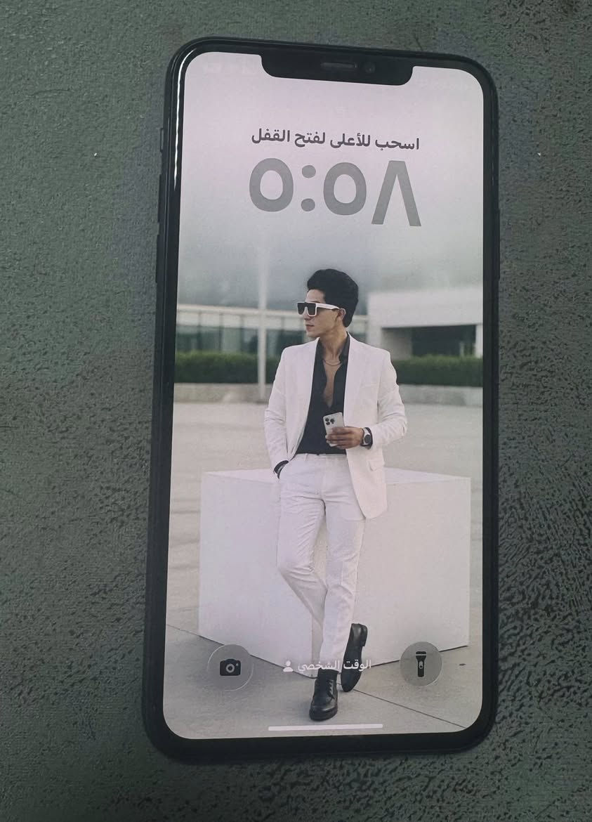 ايفون ١١ برو ماكس جهاز نظيف جدا لبيع السعر خاص تفاصيل الجهاز موجوده بالصور للاستفسار اتصل او راسل الصفحه ***********
