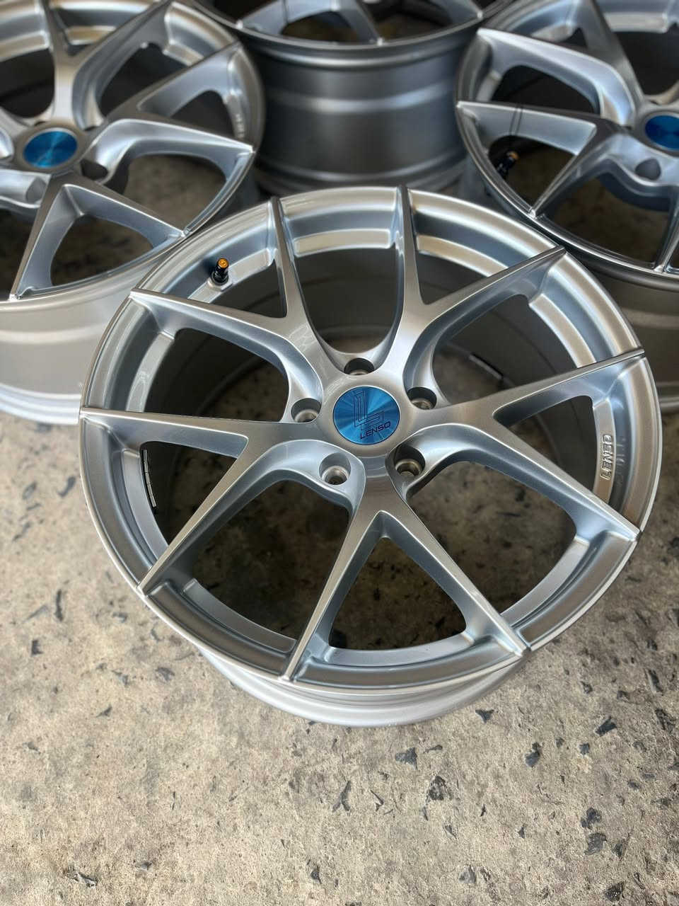 Siêu phẩm  LENSO thái 18in ET:35 chính hãng hệ lỗ 5x114.3 tình trạng mới 98% gắn vừa các dòng xe nhật hàn ae nào cùng hệ lỗ thì đừng nên bỏ qua bộ này ☎️ 0899.694.376


**إذا كنت صاحب هذا الإعلان وتريد حذفه لأي سبب، رجاءا أرسل رسالة إلى الدعم الفني**