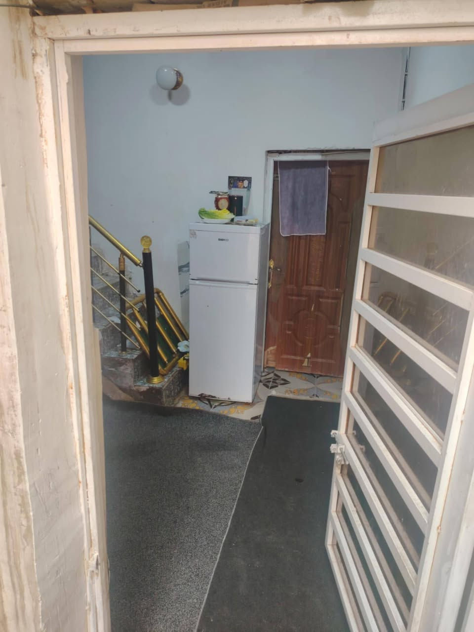 بيت للبيع المساحة ١٥٠ شارع افران الهادي يحتوي على غرفتين نوم ومطبخ واستقبال وهول وصحيات البناء بلوك والسقف عكاده السعر32وبيه مجال بسيط
للاستفسار 
***********
***********
