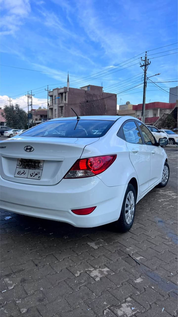 هونداي اكسنت ٢٠١٦ 
گير اوتوماتيك محرك ١٤
جام كهربائي 
تبريد تدفئة 
مكفولة 
٣ قطع صبغ بدون دواخل نهائيا بدون ايرباك
تايرات جديد 
محرك گير تبريد بشرط
سعر ٨٦ ورقة و بيها مجال

اكسنت ٢٠١٦ مكينة ١٤
٣ پارجة صبغ بي داخلي و بي برشوت 
هه مي بشرط مكينة گير تبريد 

*********** واتساب فقط زاخو, دهوك
