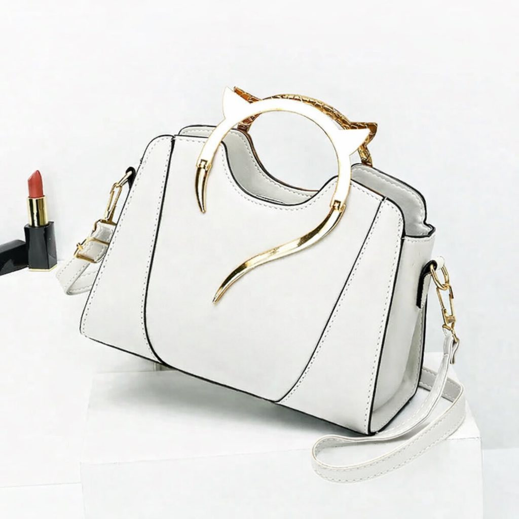 👜✨ جنطة نسائية أنيقة ✨👜

موديل جميل وراقي يناسب كل الأوقات
الوانها المتوفره👇🏻 مع مسكة مميزة 💫
تجي بحزام طويل تقدرين تحملينها باليد أو على الكتف.

✔️ خامة مرتبة
✔️ تصميم عصري
✔️ مناسبة للطلعات والمناسبات
السعر ٧٠٠٠  بسس🫶🏻🫶🏻

📩 للحجز أو الاستفسار راسلينا خاص.

الكمية محدودة


**إذا كنت صاحب هذا الإعلان وتريد حذفه لأي سبب، رجاءا أرسل رسالة إلى الدعم الفني**