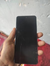 انفنكس زد • ٢٥٦ • شاشة مكسورة