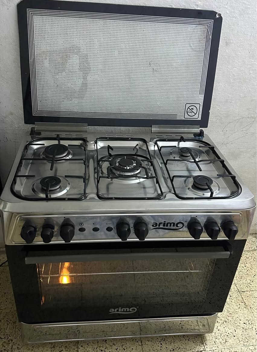 🚨 اقره السعر قبل التفاصيل  185  الف وبي مجال قليل 🚨*********** واتساب   
🔥 طباخ مصري مستعمل اخو الجديد نضافته 90 بالميه مال بيت  شغال الكهرباء شغاله كلوب فرن + ماطور شوي الدجاجه  شرط الشغل، وناره قويه وزرقاء احلى من الصور  ضمان 3 أشهر   الفرن نظام خطين  مضمون وشغال 100%، المرغوب، نار قوية وزرقاء، نظيف وجاهز للاستخدام فوراً.
🚚 يوجد توصيل مجاني داخل الموصل.
📞 للاستفسار راسلني على الخاص.او الاتصال 
شرط الفحص ع الغاز قبل الاستلام 👍 موصل, نينوى
