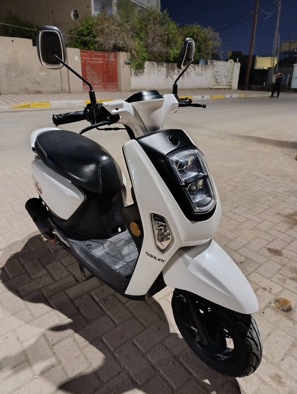 السلام عليكم للبيع ماكس بوليس صيني محرك ياباني باب اول درجة اولى جديده صارله ٨ اشهر طالعه من المعرض السعر ٨٥٠ وبيه مجال للشراي *********** المكان كربلاء طويريج
