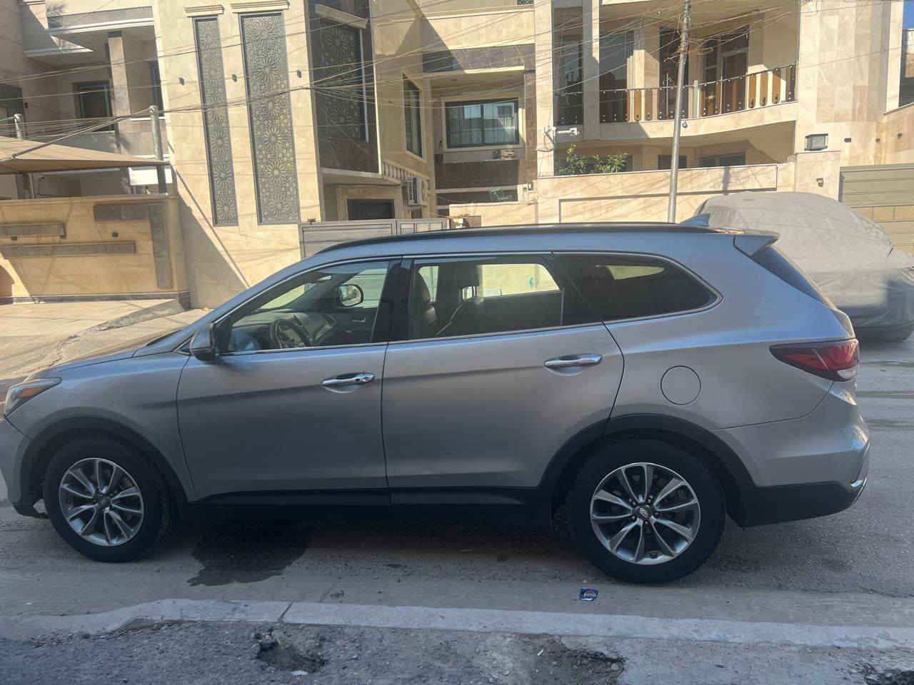 سنتافيا كراند 2017 امريكي
ستة سلندر 
رقم بغداد
معروفه مواصفاتها تحكم مقاعد كهرباء 
كشنات تدفئة 
سبعة راكب 
كير جديد 
منزل صورة الحادث 
***********
