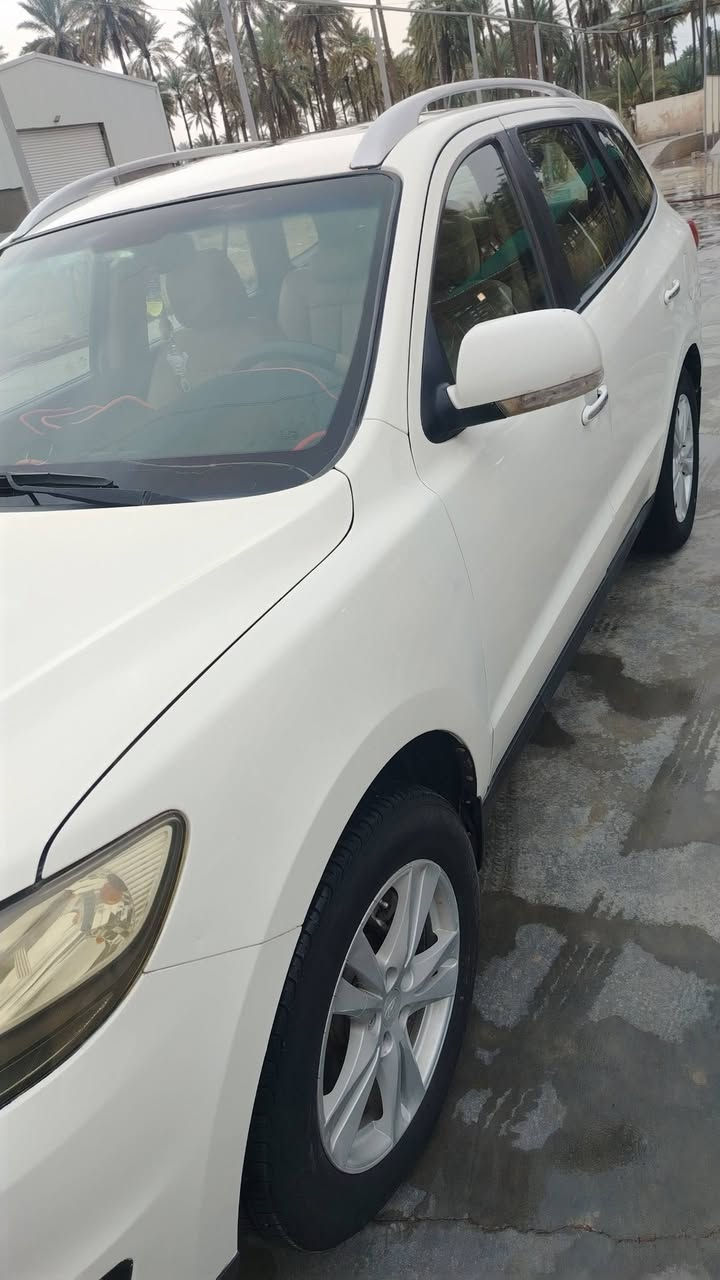 مكلف بل نشر ***********
سلام عليكم 
سنتافي خليجي موديل 10 بيه جاملغ خلفي 
ورش جاملغ امامي عكس جهة سائق بدون ضربه باب تبديل خلف سائق كير محرك كفاله 
سعر 133 مكان سيارة بغداد الطارميه 
للااستفسار
***********
