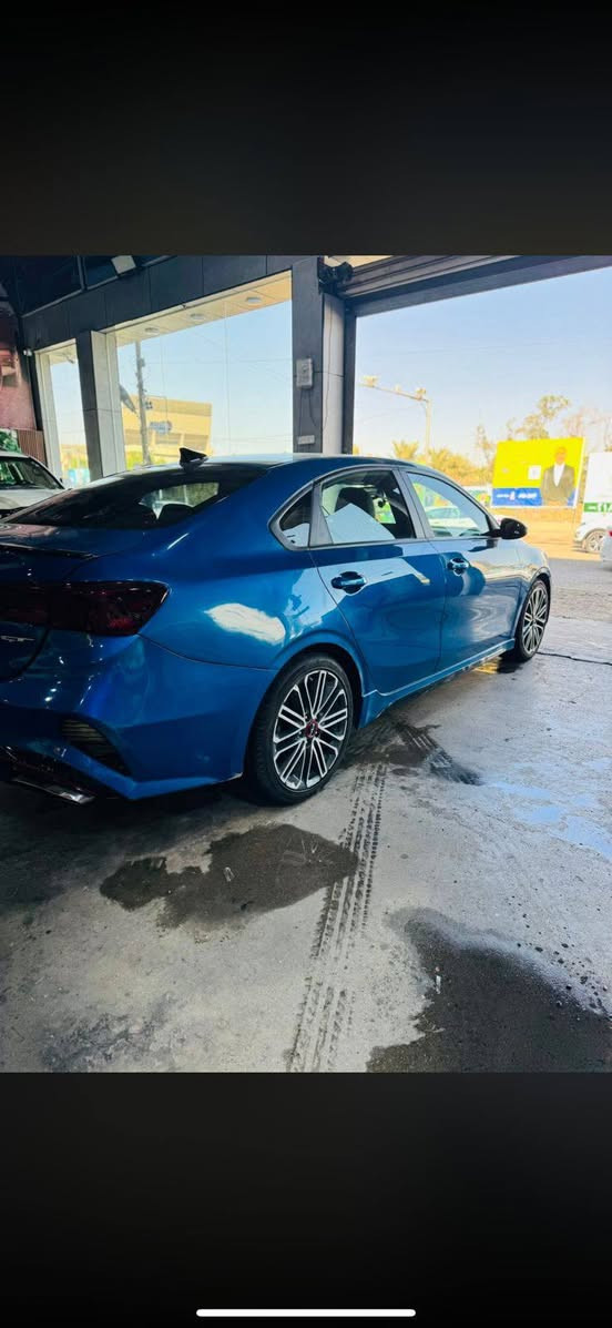 النوع :- كيا فورتي 2023
الفئه :- جي تي  لاين 
الوارد :- امريكي
رقم بغداد جديد تحويل 
العداد 52 الف mi 
اللون :- ازرق 
المحرك :-1600 ديربو 
فتحه 
بصمه 
لايت زينون بلادي 
رادار ٣٦٠ 
توقف ذاتي 
اشاطر مري 
رادار جانبي 
رادار خلفي 
وأردوا امامي 
سترين رياضي حرف D
ويل ١٨ 
بك لايت ليد
كشنات ختم جي تي وجلد ومخمل 
علما الكشن رياضي حضن 
شاشه كبيره 
شاحن واير ليس 
هند بريك بصمه 
اوتو هولد 
٣ انظمه
سماعات دمام 
اناره ترحيب 
بصمه ابواب 
السعر ١٥٥ وبيهة مجال
العنوان زيونة تقاطع ملعب الشعب ***********
