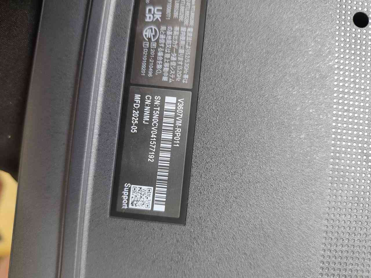 السلام عليكم
ASUS GAMING V16 2025 للبيع
الجهاز OPEN BOX مكفول من الشخط الواحد ومكفول من التراب بل منافذ ايضا الجهاز حالة حال وكالة بطاريتة 100% 
المواصفات: 
كارت الشاشة: NVIDIA GeForce RTX 5060 GDDR7 (8GB)
المعالج: 
.Intel Core" 7-240H 
(احدث معالجات انتل المدعومة بالذكاء الاصطناعي)
وينافس معالج intel core i7-14700hx 
الرامات: 
(16GB) DDR5-5600
التخزين
SSD 1TB M.2 NVMe PCIe
حجم الشاشة ودقتها: 
16) WUXGA (1920 x 1200) display having 16:10 Aspect Ratio || 144Hz Refresh Rate
السعر مليون 850 الف
السعر نهائي وغير قابل للتفاوض والجهاز مستخدم فقط 8 ساعات وتجي تفحص بيدك وبعينك
مكاني بغداد الصليخ


**إذا كنت صاحب هذا الإعلان وتريد حذفه لأي سبب، رجاءا أرسل رسالة إلى الدعم الفني**