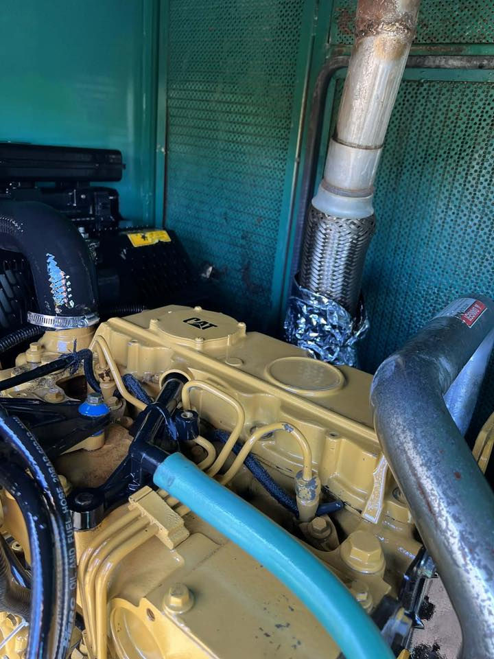 سلام عليكم 
بيركنز كتر بلر 
3 سلندر سوبر 
50kva اوربي مال بالة 
كاتم 100‎%‎ فول كاتم 
العنوان اربيل يوجد توصيل 🚚 
***********
