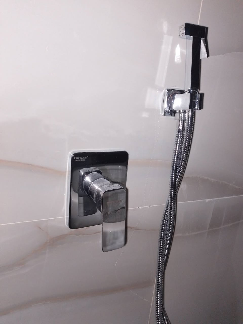 جزء من اعمالنا 
تشطيب 
كرار الزاملي للتأسيسات الصحية 
***********
