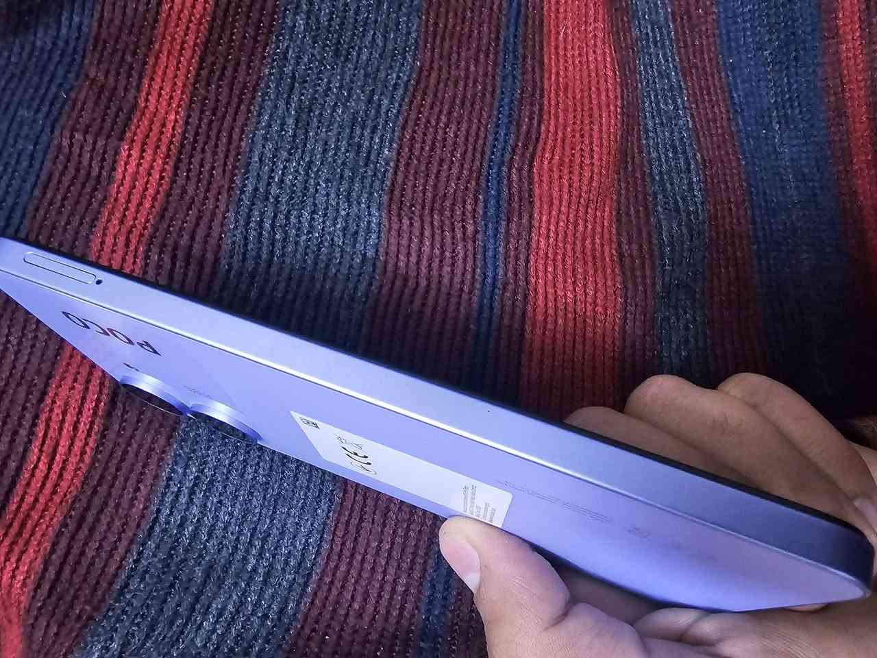 السلام عليكم بوكو سي 65 ذاكرة 256 جهاز جداً نضيف مكفول من التصليح والعطل سعرة 115 وبي مجال مكاني بغداد الحسينية رقم ***********
