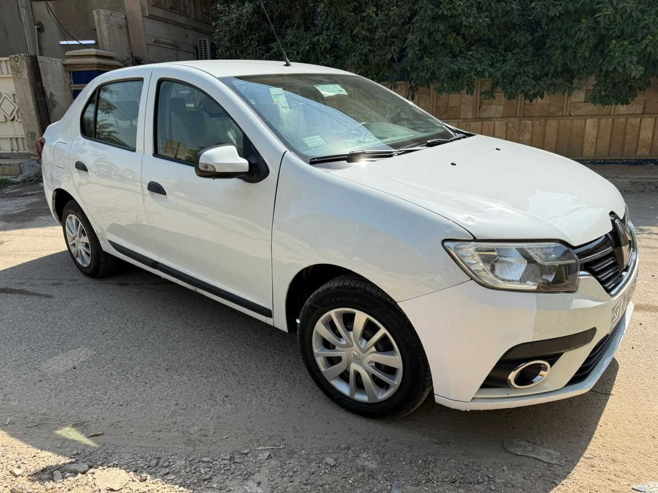 السلام عليكم رينو سمبل 2020 مكفوله من الصبغ بيه فقط بارد ماشيه 102 كيلو تقريبا جاهزه مكينه كير خير من الله السعر 85 وبيه مجال مكانه بغداد للاستفسار ***********
