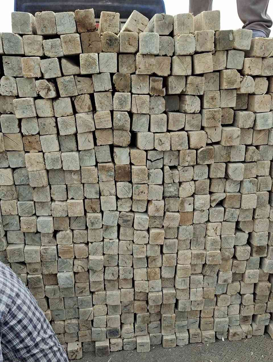 سير للبيع3×3 جديد مشتغل 3شغلات طول 3متر عنوان حله مركز مدينه الاتصال ***********
