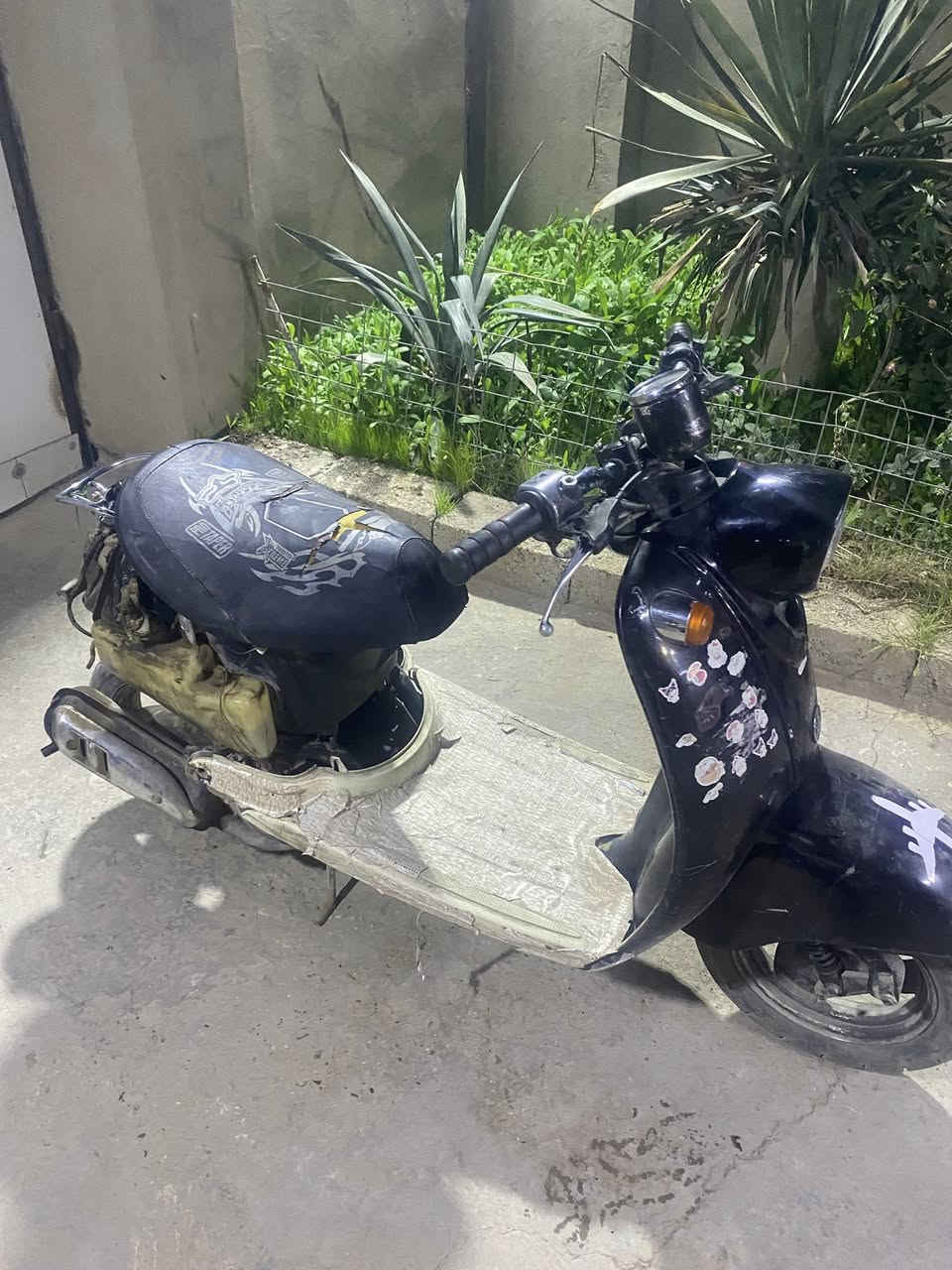 دراجه عبد الحليم من الاخير نقوصتها كفر خلفي وبطاريه وسلف وعندي سلف جديد ممستخدم والدراجه مكينتها تخبل وشرط الفحص بس دراجه يرادلها ترتيبات بسيطه السعر ١٨٠ وبيها مجال بسيط كلش للتواصل خاص مكاني زعفرانيه


**إذا كنت صاحب هذا الإعلان وتريد حذفه لأي سبب، رجاءا أرسل رسالة إلى الدعم الفني**