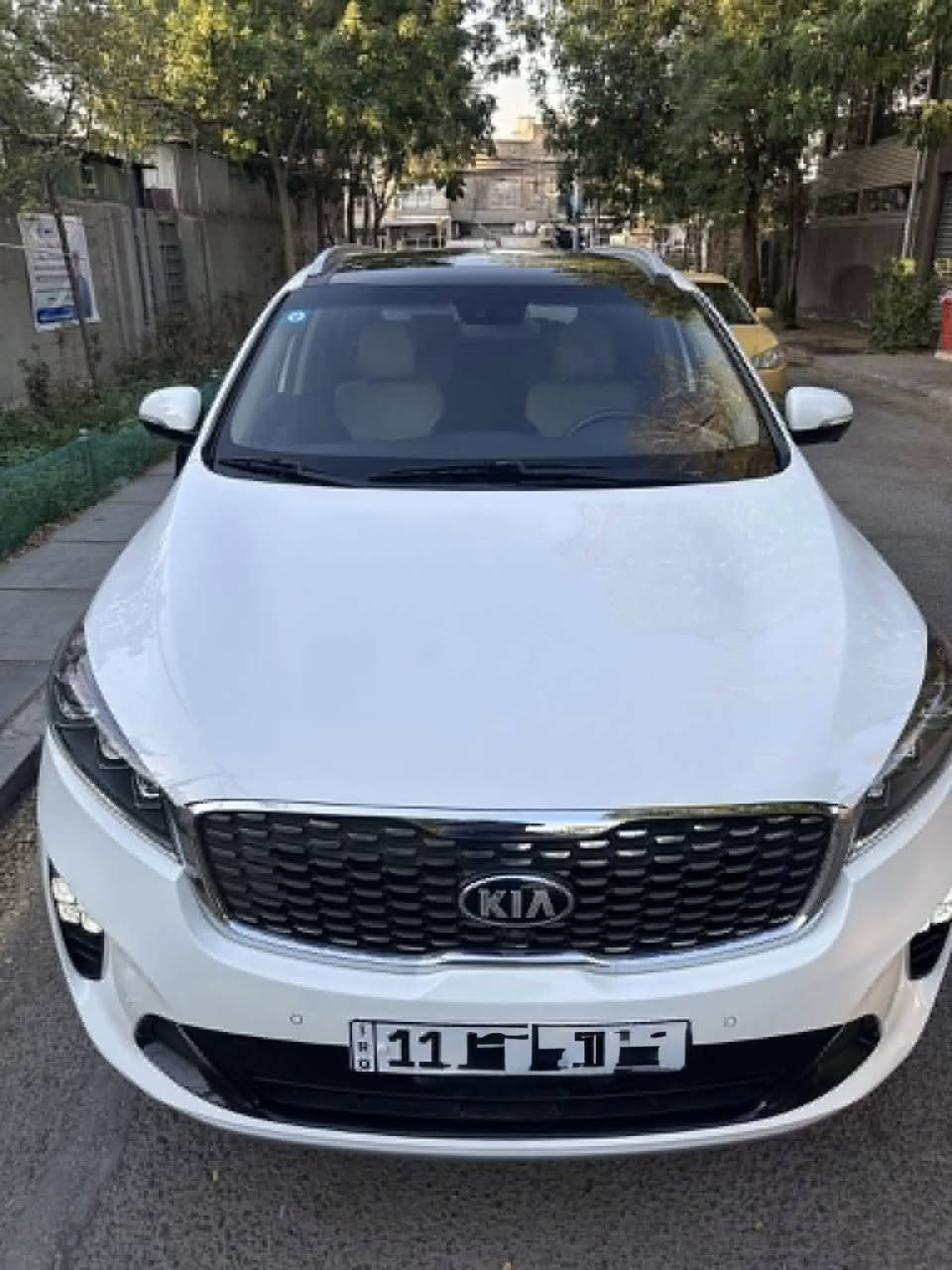 السلام عليكم 
كيا سورنتو 2020 فول مواصفات واحد عل واحد مال شركة الدولية السياره جديده ربع ماتصرف عليها 
كفاله عامه من الصبغ والبارد عدة مكان واحد بارد بل باب لخلفي شبر وبيها بخشوم لجاملغات اصبعين ب اصبعين بارد وتكحيل كارت وماشرهن بل صور 
رقم بغداد الجديد سنوية باسمي
المواصفات  
1_بصمة 
2_ كامرات 360 درجة 
3_ فورويل 
4_ كشنات تدفئا تبريد 
5– كشنات الخلفية تدفئا 
6_ تحكم ستيراً + كروس سرعة 
7_ نفكيشن وشاشة اصلية ابل كار بلي 
8_ سايد بريك كهرباء
9_ اوتو هولد
10_ مانع نزلاق 
11_ مانع نحدار
12_ صندوك كهرباء 
13_مري كهرباء 
14_ دوسات سورنتو 
15_يدات نيكل 
16_ليد امامي خلفي 
17_لايتات زينون 
18_ كشنات جلد 
19_كشنات كهرباء 
20_حساس امامي خلفي
21_ درايف مود 3 انظمة قيادة   
22_ 3 قطع تبريد 
23_7 راكب 
24_ بردات ابواب خلفية 
25_ شاحن واير ليس 
26_ كير 8 تمر 
27_ محرك 3500 مكفول من كل شيء 
28_ 6 سلندر 
29_ ويل حجم 19 كروم 
30_ بلوجكتر بقلاوة 
وبعد بيها مواصفات السيارة على ايد وحدة من الشركة لحد الان ماشية 45 الف كيلو متر حقيقي شرط الفحص جديدة جداً 
عليها ادامة كاملة وتخم تاير جديد ومبدلك هايدروليك كير جديد وكلش معتني بيها واحلى من الصور وسعرها 258 وبيها مجال بسيط للاستفسار : ***********
