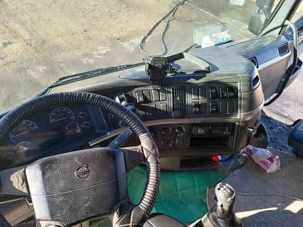 سلام عليكم سياره براد كامله للبيع الراس موديل 2004 كير عادي ومذكور بل سنويه 2002 براد يطالي سمك 7 ستندر جهاز 200 السياره ماناقصهاا شي كبل لشغل للمعلومه بل سنويه مربوطه تنكر وبراد للستفسار رقمي/
/ *********** / السعر // 250 وبيهاا مجال //
