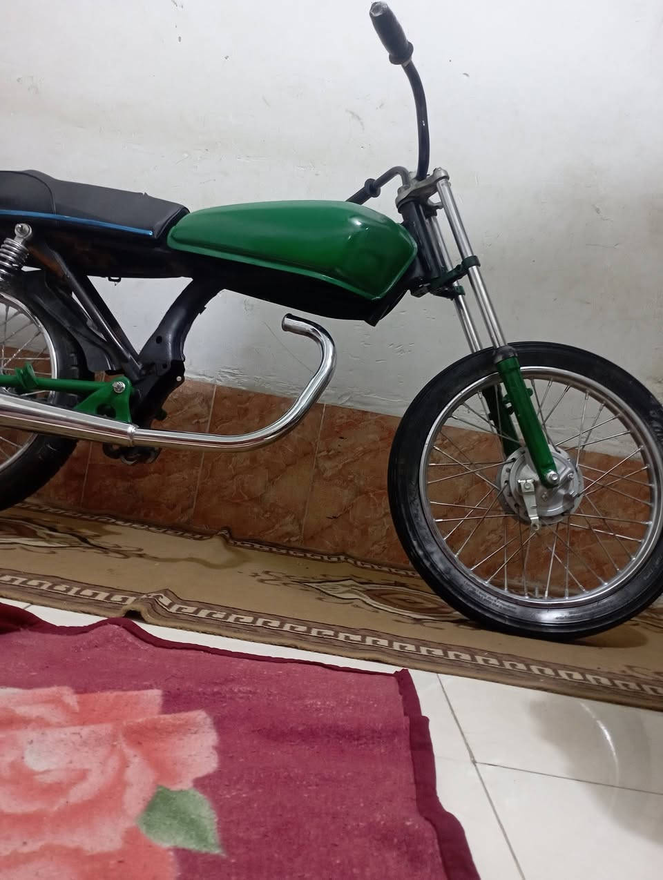 سلام عليكم دراجه لبيع  عوزه مكينه دراجه شاصي كلك غراضه جدد وعوزه دواسه بريك ويده كلج  ولباقي كله موجود  مكان بابل القاسم سعر خاص ***********
