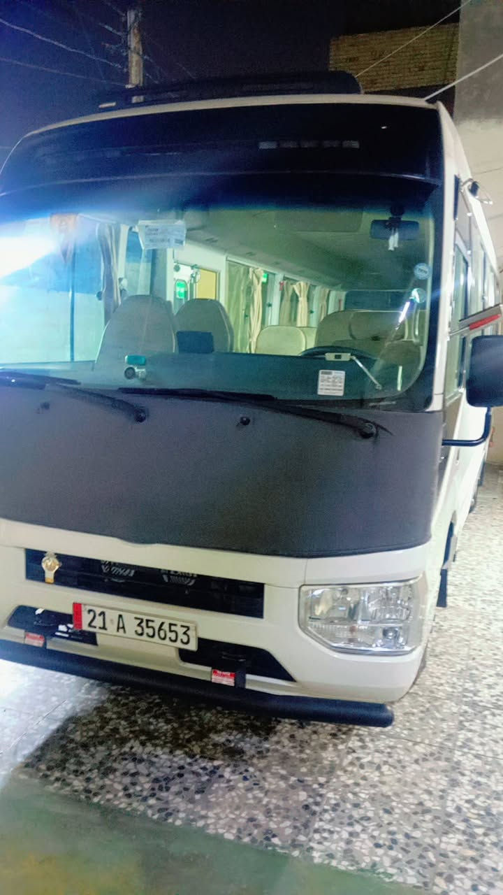 السلام عليكم كوستر للبيع موديل 19 كفالة عامه تخم تاير تبريد محور منضومه غاز 
السياره كامله 
***********
