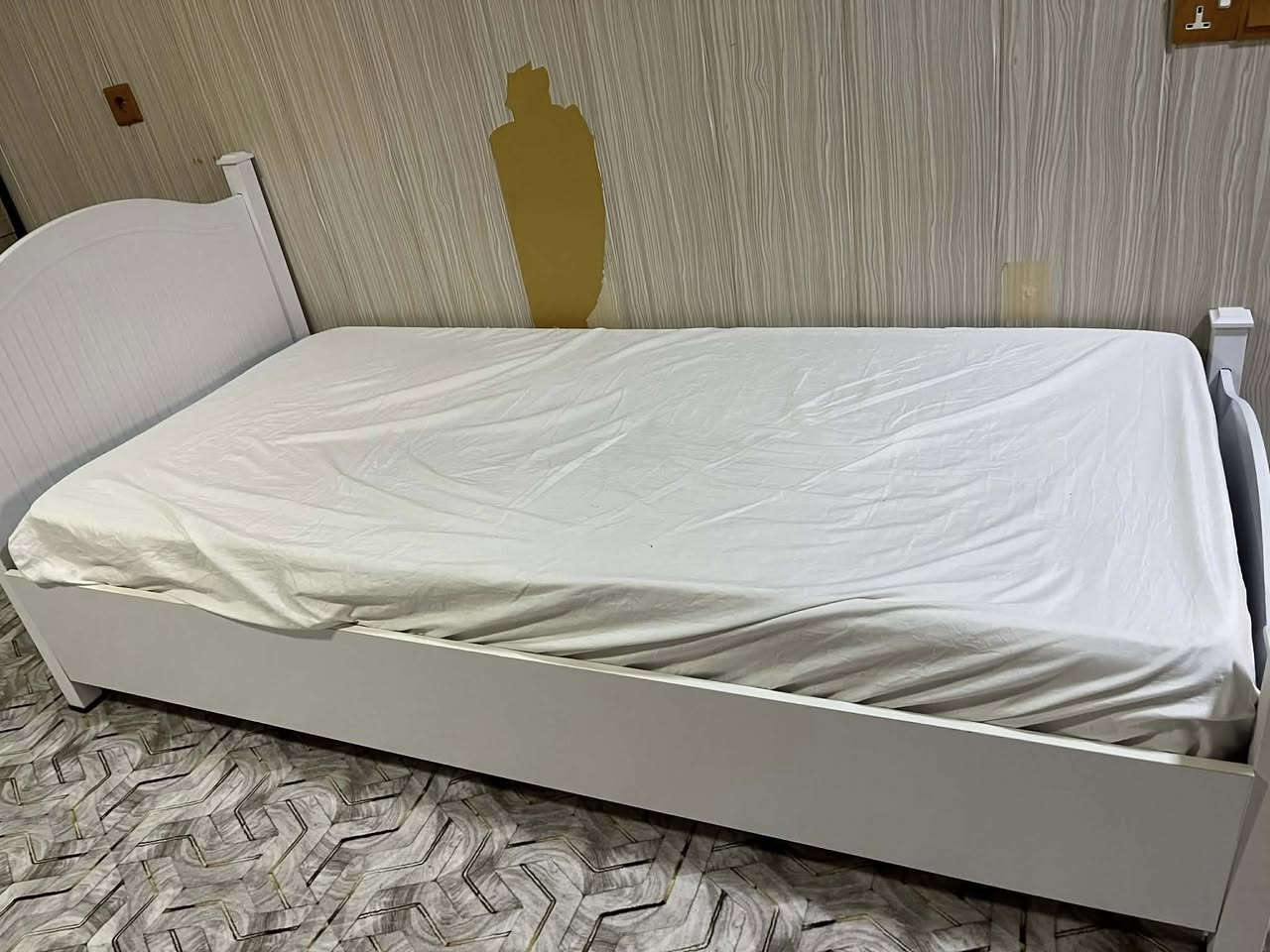 سیسە‌می یە‌ك نە‌فە‌ری بۆفرۆشتن بە‌ئیسفنە‌وە‌ بە‌ ١٠٠ ھە‌زار
پاك وبێ عە‌یبە‌
تێبینی: لە‌سلێمانین


**إذا كنت صاحب هذا الإعلان وتريد حذفه لأي سبب، رجاءا أرسل رسالة إلى الدعم الفني**