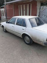 كرونا لبيع موديل ٧٩محرك كير اكسن طخم تايرات شرط مصبوغ سياره كلها بلادي...