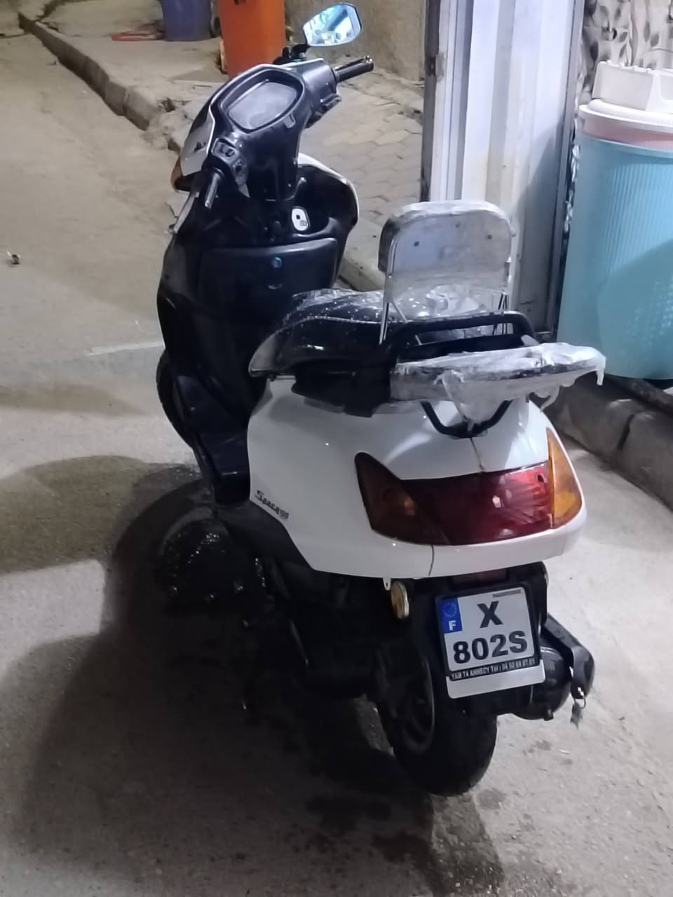 السلام عليكم دراجه سبيسي للبيع نضيفه محرك ناعم كهربائياته شغاله سلف هندر مكاني كوت كفاءات هاذه رقمي  ***********
