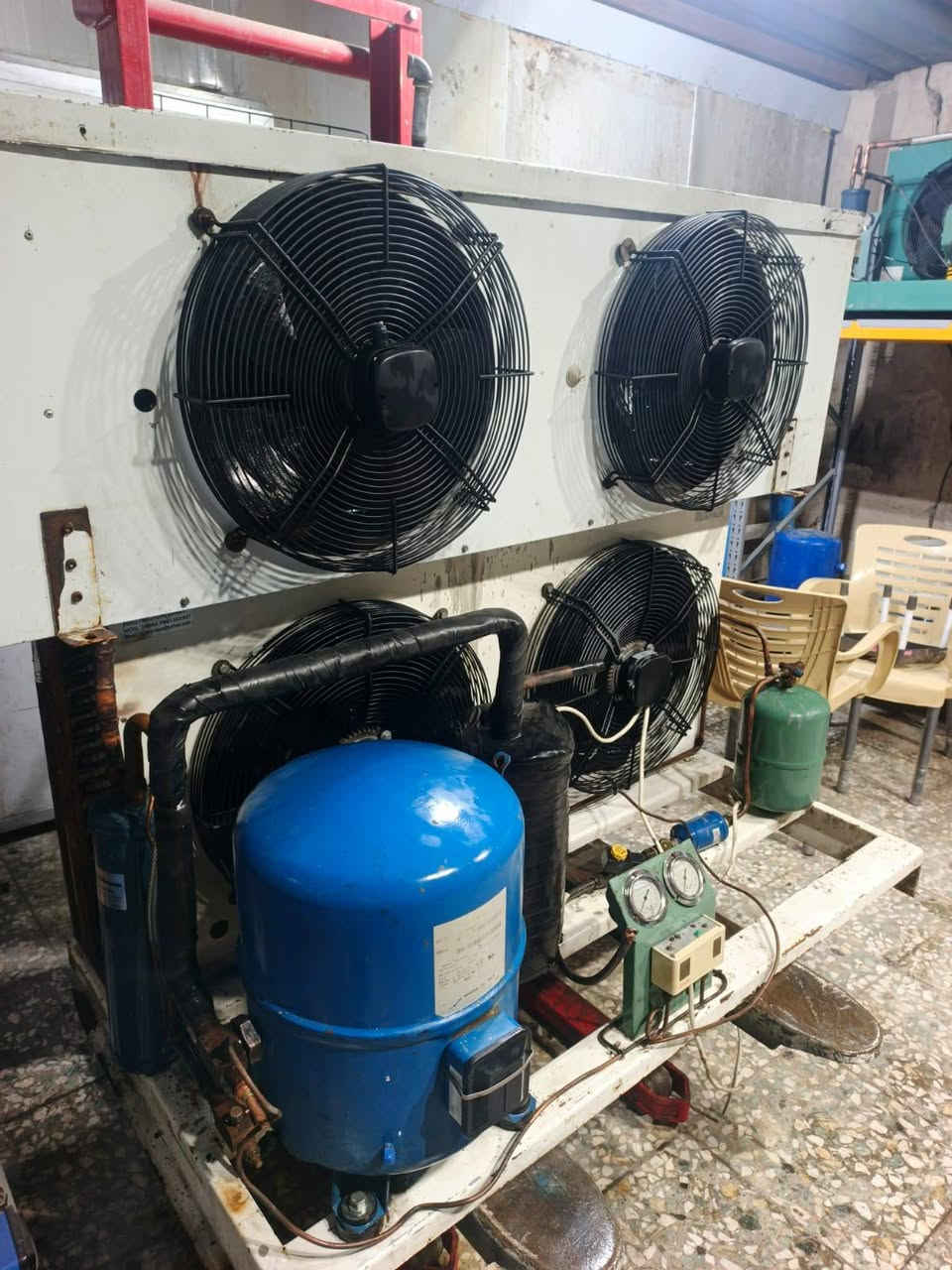 السلام عليكم جهاز تجميد وتبريد للبيع 8.5 طن MT100 
نظافة 90% مكاني بغداد للاستفسار الاتصال ***********
