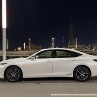 للبيع فقط لكززes300h فول مواصفات المواصفات موضحه بالصور داخل مشمشي   ر...