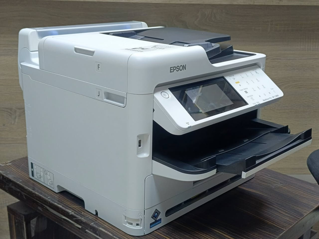طابعة ايبسون موديل Work force pro - WF5890  مستعمل بحالة ممتازة باحبار قابلة لتعبئة خزانات ملغية الشرائح بسعة طباعة 12000 ملون واسود وابيض سعر الحبر 20 الف لكل الألوان سرعة الطباعة 34 ورقة بالدقيقة تحتوي على مجرين ورق أمامي وخلفي لطباعة ورق الصور و استيكرات وورق مكربن وبدقة عالية 4800×1200 DPI وبحجم 300 غم وقياس A4 مع امكانية طباعة بوجهين دوبلكس تحتوي على فيدر لطباعة الملازم ومجموعة اوراق بامر واحد مع امكانية استخدامه في الأرشفة الاكترونية كما تحتوي على Wifi يمكن ربطها على الموبايل وتابليت ولابتوب و Wifi direct 🚦السعر 575 الف 🚦 للطلب *********** /*********** يوجد توصيل لجميع المحافظات ملاحظة نسبة نظافة الجهاز 95% عداد الطبع 3456نسخه فقط بضمان تشغيل وفحص.
طابعة ايبسون موديل Work force pro - WF5890  مستعمل بحالة ممتازة باحبار قابلة لتعبئة خزانات ملغية الشرائح بسعة طباعة 12000 ملون واسود وابيض سعر الحبر 20 الف لكل الألوان سرعة الطباعة 34 ورقة بالدقيقة تحتوي على مجرين ورق أمامي وخلفي لطباعة ورق الصور و استيكرات وورق مكربن وبدقة عالية 4800×1200 DPI وبحجم 300 غم وقياس A4 مع امكانية طباعة بوجهين دوبلكس تحتوي على فيدر لطباعة الملازم ومجموعة اوراق بامر واحد مع امكانية استخدامه في الأرشفة الاكترونية كما تحتوي على Wifi يمكن ربطها على الموبايل وتابليت ولابتوب و Wifi direct 🚦السعر 575 الف 🚦 للطلب *********** /*********** يوجد توصيل لجميع المحافظات ملاحظة نسبة نظافة الجهاز 95% عداد الطبع 3456نسخه فقط بضمان تشغيل وفحص.
#طابعتي
#الصفوة
