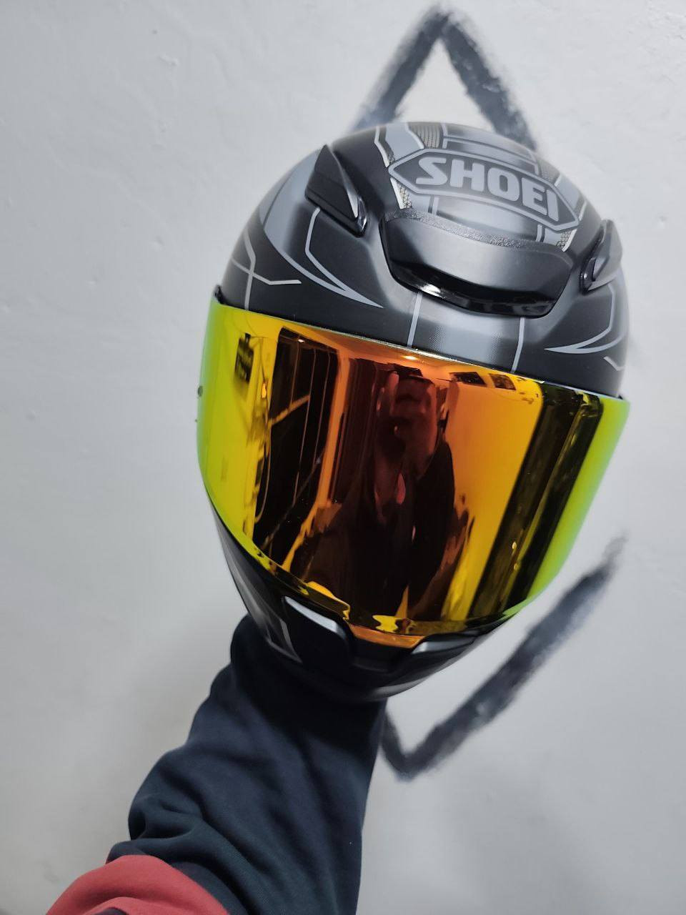 خوذه ماركة شوي بيه 3 جامات ذهبي وحمر وشفاف قياس XXL تلبس XL
*********** 
180 الف
