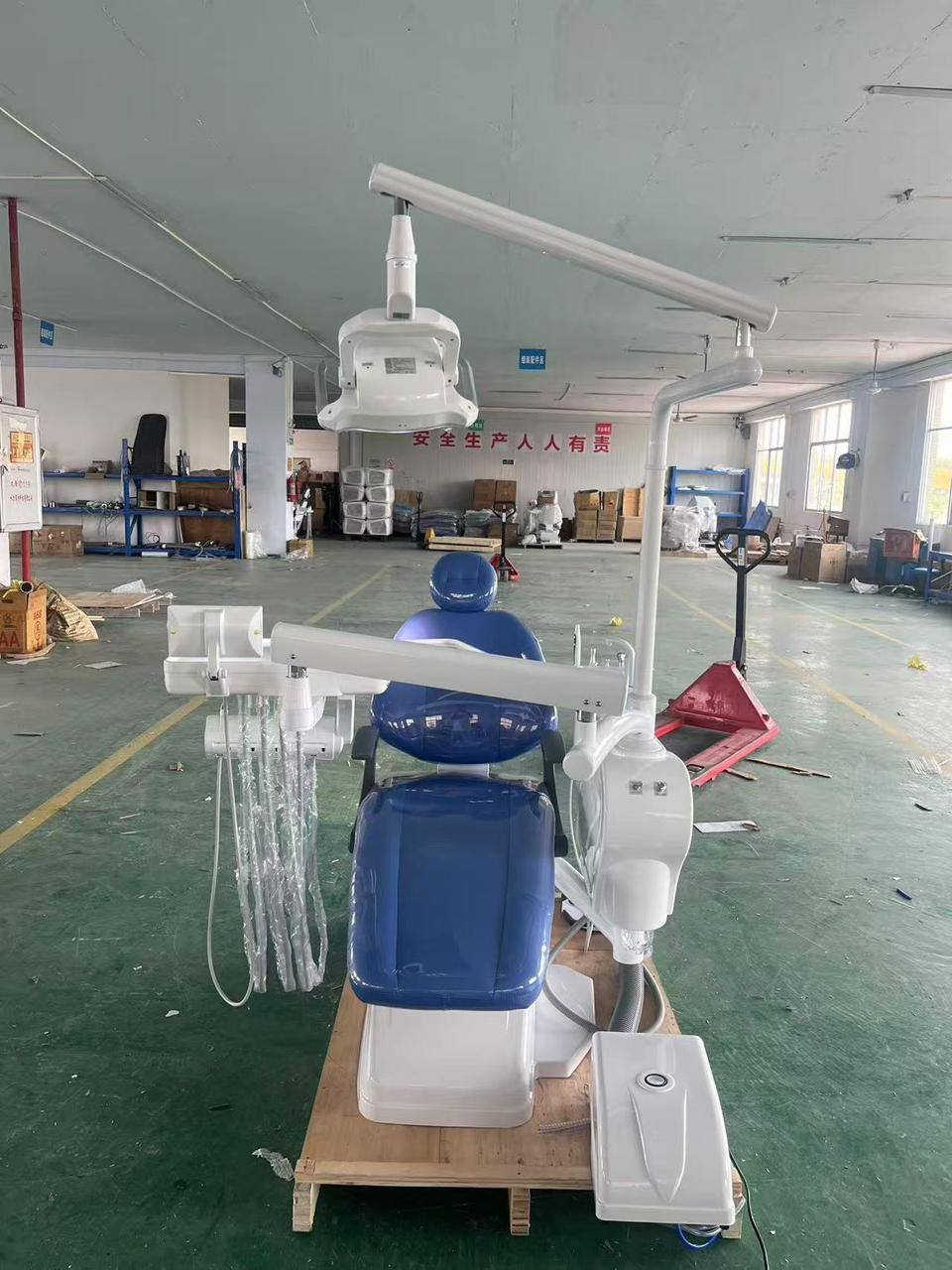 وصول  كرسي الأسنان جديد طراز S-M350 بسعر مناسب لأطباءنا الأعزاء 

٢. جهاز معالجة ضوئي مزود بعدسة مدمجة للحماية من الضوء وضوء النهار

٣. جهاز معالجة ضوئي داخلي

٤. مصباح LED بستة مصابيح، مع إمكانية تعديل السطوع والتحكم في درجة الحرارة (لونان: شمسي + زينون)

٥. صينية مساعدة مزودة بوحدات تحكم

٦. دواسة قدم + لوحة تحكم كاملة
٧. صينية أسنان عريضة مزودة بوحدات تحكم + مجموعة فلاتر
٨. سطح عمل من الجلد الإسفنجي

٩. كرسي أسنان بقاعدة من الفولاذ المقاوم للصدأ

١٠. حامل مناديل + حامل أكواب
١١. قطعة فم زجاجية حديثة، قابلة للتعقيم، مع دوران ١٨٠ درجة
١٢. شفاط لعاب منخفض
١٣. شفاط لعاب مرتفع
١٤. صندوق جانبي يحتوي على منافذ الصيانة
١٥. منافذ قبضة اليد بفتحة ٣/٤ بوصة


**إذا كنت صاحب هذا الإعلان وتريد حذفه لأي سبب، رجاءا أرسل رسالة إلى الدعم الفني**