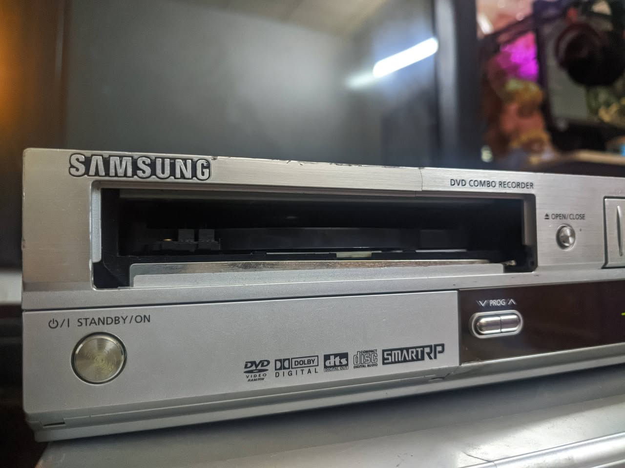 ٥٠ الف مع التوصيل
فقط نقص باب الديفيدي
بدون ريموت


**إذا كنت صاحب هذا الإعلان وتريد حذفه لأي سبب، رجاءا أرسل رسالة إلى الدعم الفني**