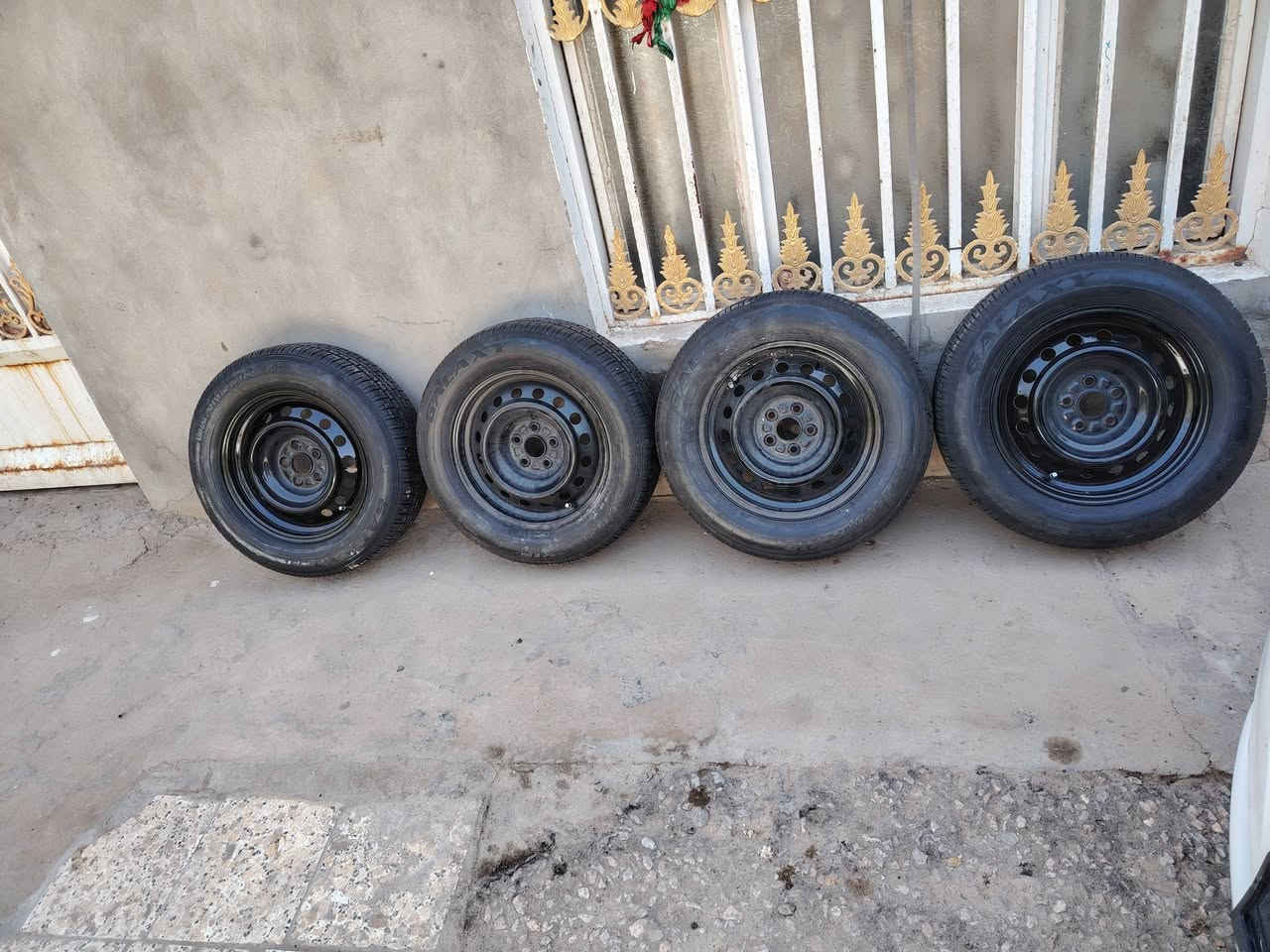 السلام عليكم تخم تاير مع ويل حجم 15 مال كورلا من مديل ٢٠٠٨ إلى مديل ٢٠١٩ يرهم ع هيج مديل الويل بس التاير عادي يرهم النترا سيراتو شادهن شهر ونص جدد بعدهن انتاج ٢٤ مكاني نجف ناحيه العباسيه *********** السعر ٢٥٠ وبي مجال
