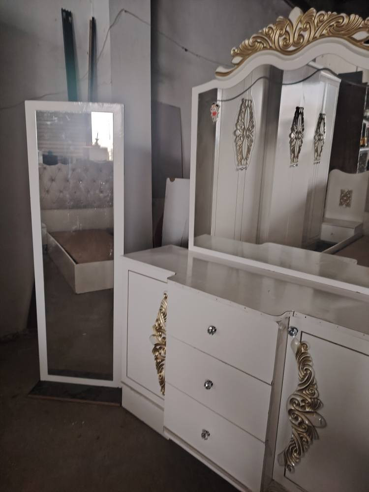 غرفة نوم تركي ٧ قطع ٦ ابواب اي عيب ما بي عنوان دهوك سيميل مسيريك شارع العام رقم الهاتف
***********
*********** سميل, دهوك
