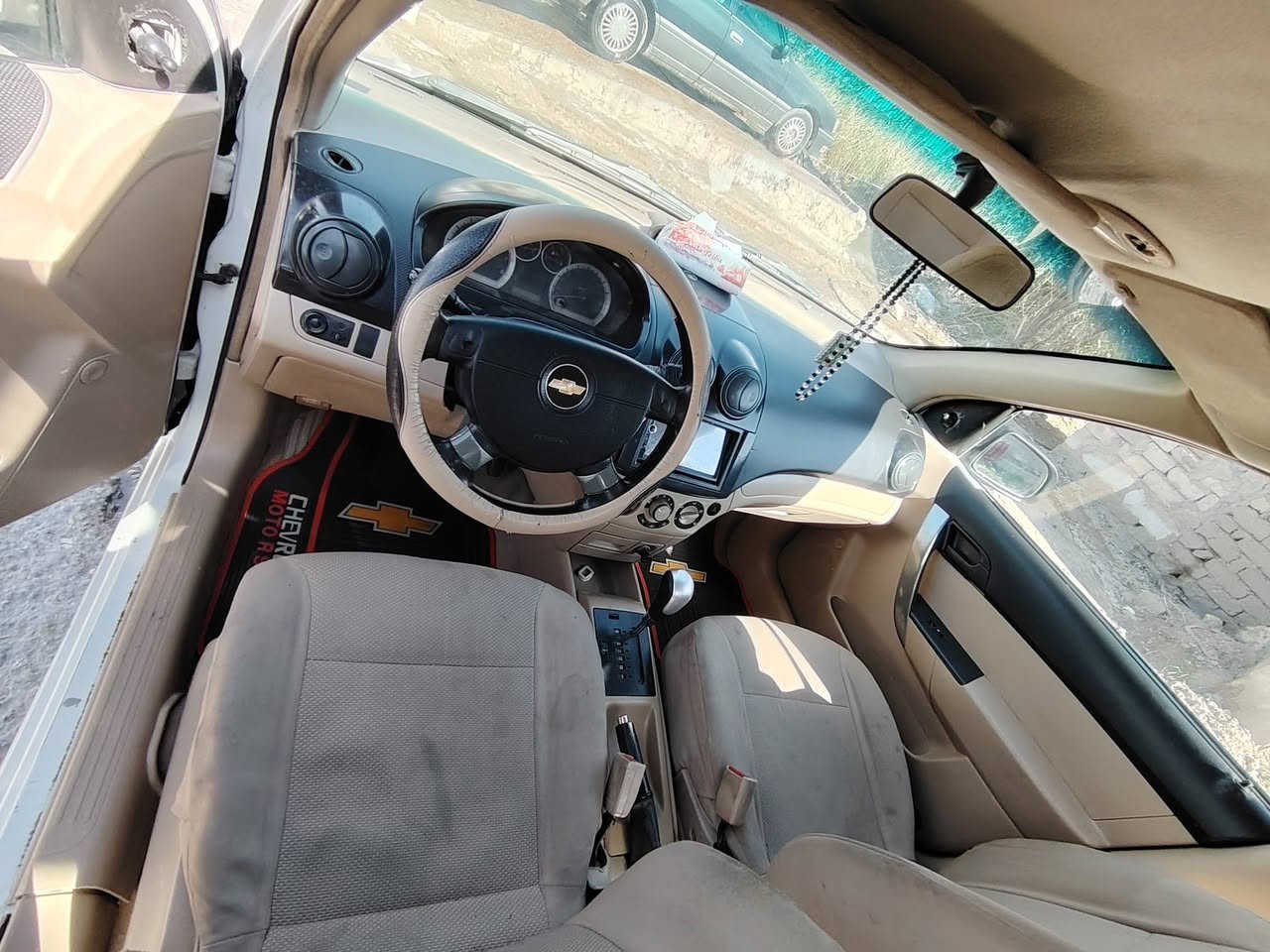 السلام عليكم سياره اڤيو للبيع  موديل 11 خليجي مكاني نجف مشخاب سياره بيها ضربه جاملغ الخلفي بيها باب الوره امبدل بيها دعاميات ثنين ابدلات جدد جاملغ بصف سايق امبدل وصبغ عام سياره ماعايزه كلشي ثاني يوم امداور سنويه 29يلا تسقط رقم مثنى الي يريدها مامتواجد ع خاص يتفضل ع رقم/***********/*********** السعر 55 وبيها مجال
