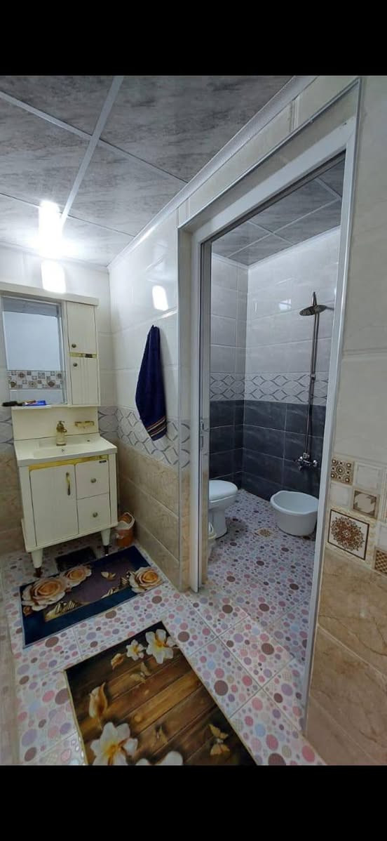 عروض مكتب اساور للعقارات
دار للبيع في حي الكندي الاولى

150 متر واجهه 7 ونص

شروق تام

شارع تبليط

موقع مميز جدا

طابقين

بناء حديث

٦ غرف نوم واستقبال ومطبخ وصحيات بالطابقين وبيتونه وكراج

شرط التحويل

سند طابو الزهور

لمعرفه السعر اكتب تم ليصلك على الخاص

للاستفسار زياره المكتب سايدين البحرين مقابل مطعم احمد الحاج صلاح

***********

***********
